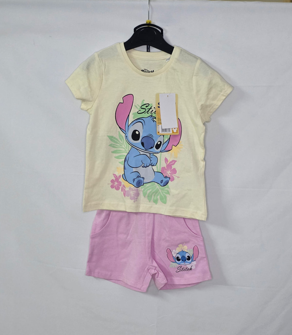 Ensemble Stitch – T-shirt jaune clair & short rose