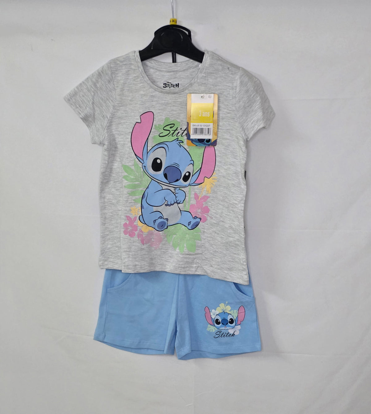 Ensemble Stitch – T-shirt gris & short bleu