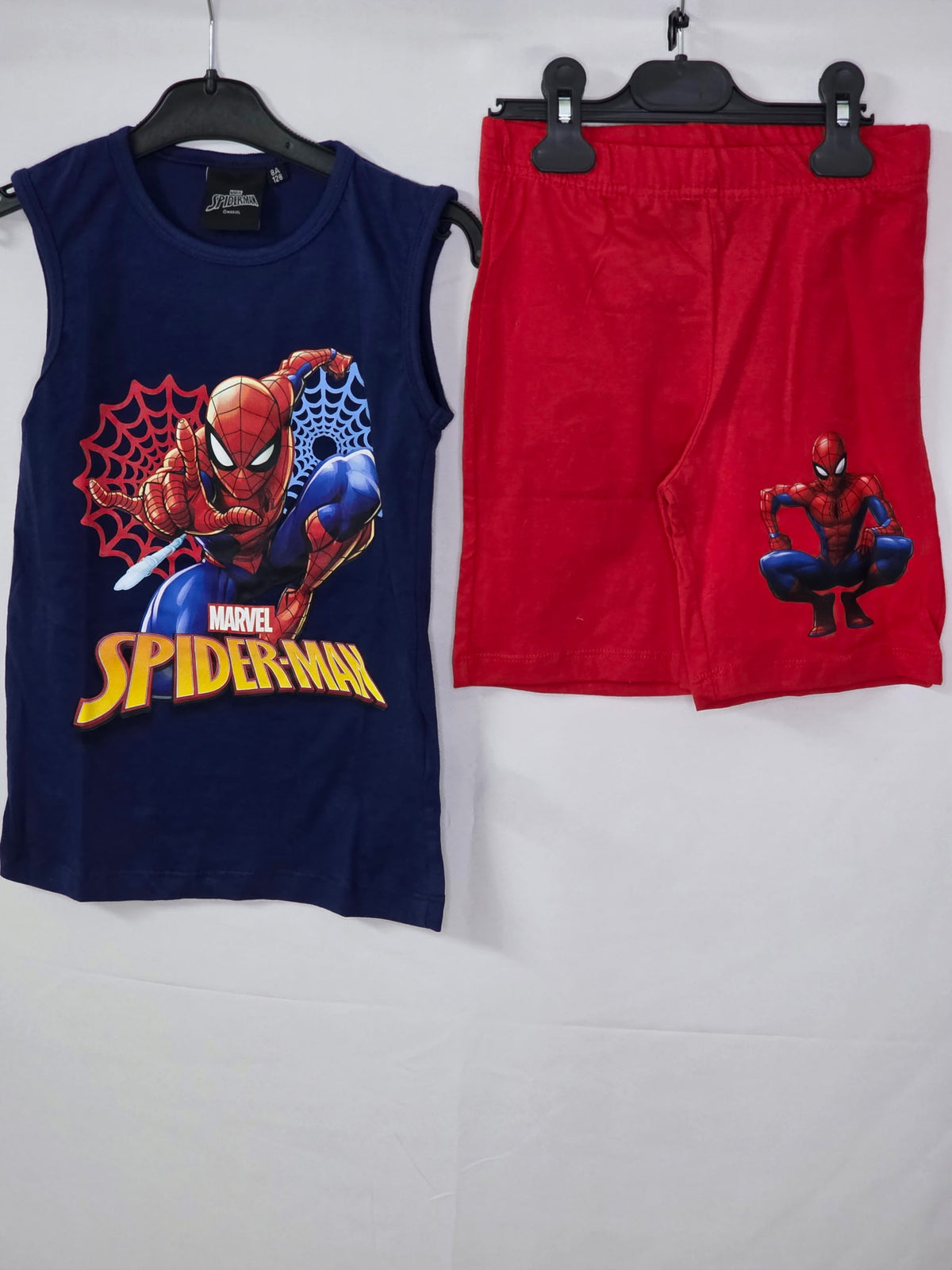 Ensemble Spiderman t-shirt bleu avec son short rouge