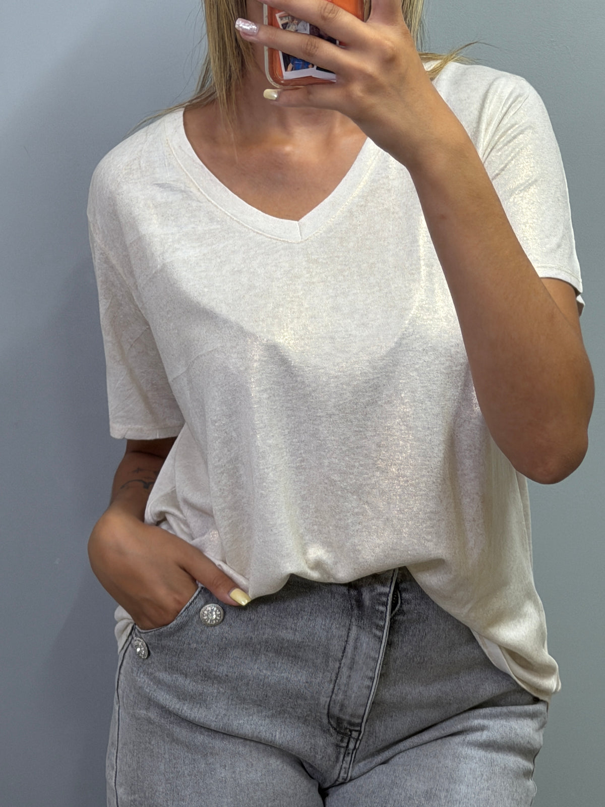 T-shirt fluide doré – Une touche d’éclat au quotidien