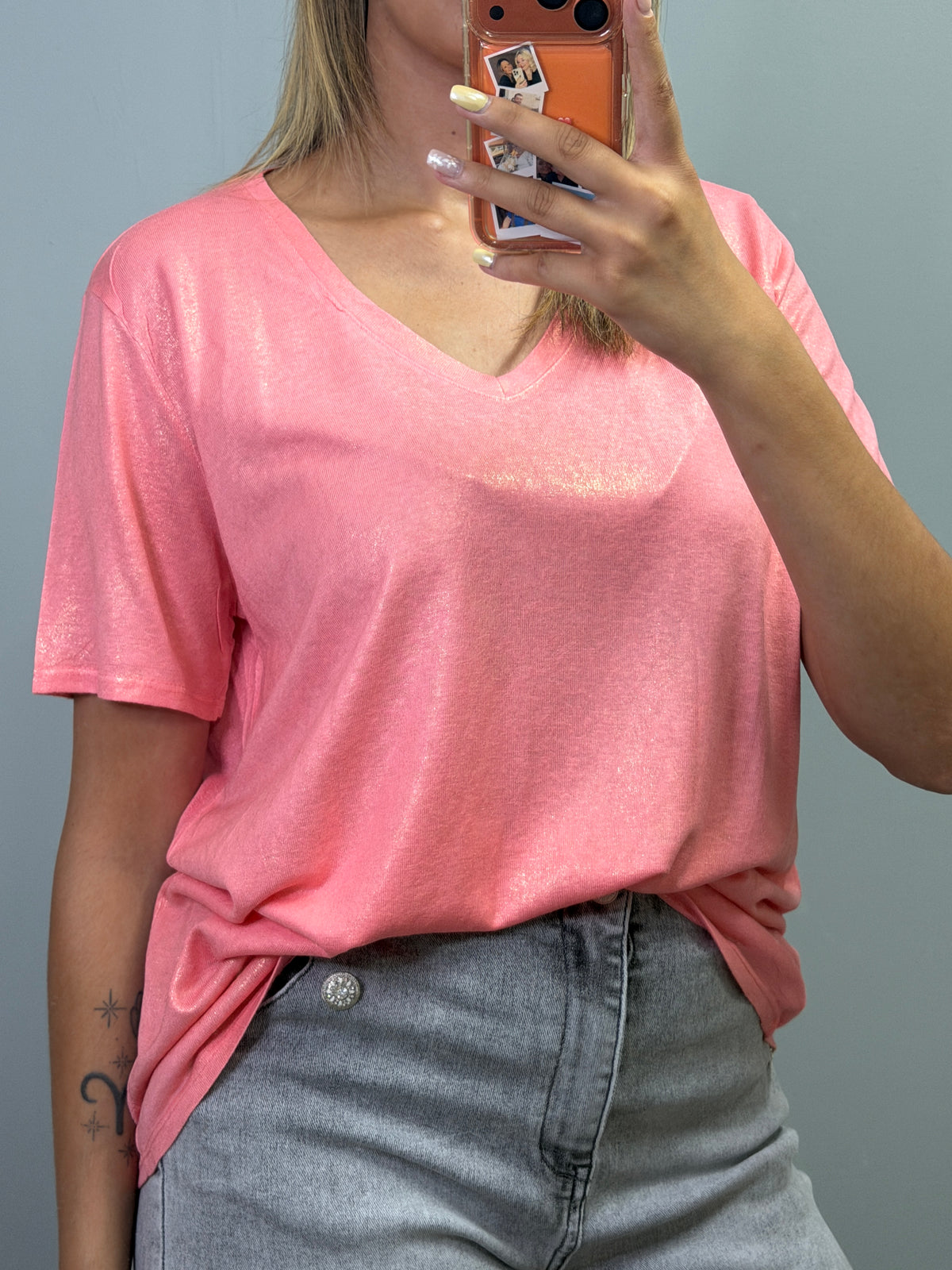 T-shirt fluide doré – Une touche d’éclat au quotidien